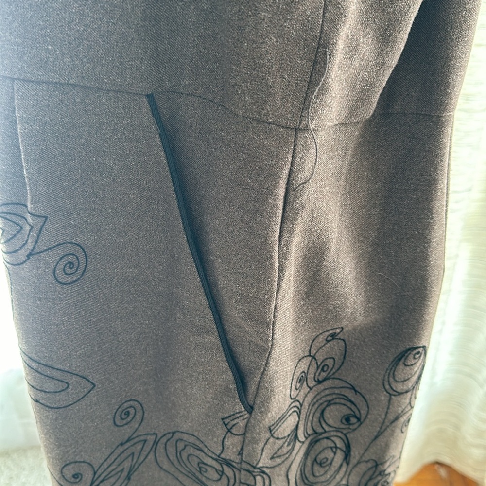 Women’s Signature by Robbie Bee sheath dress cocoa with black embroidery 24w - Picture 4 of 7